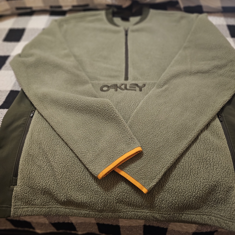 Oakley Green Fleece Pullover